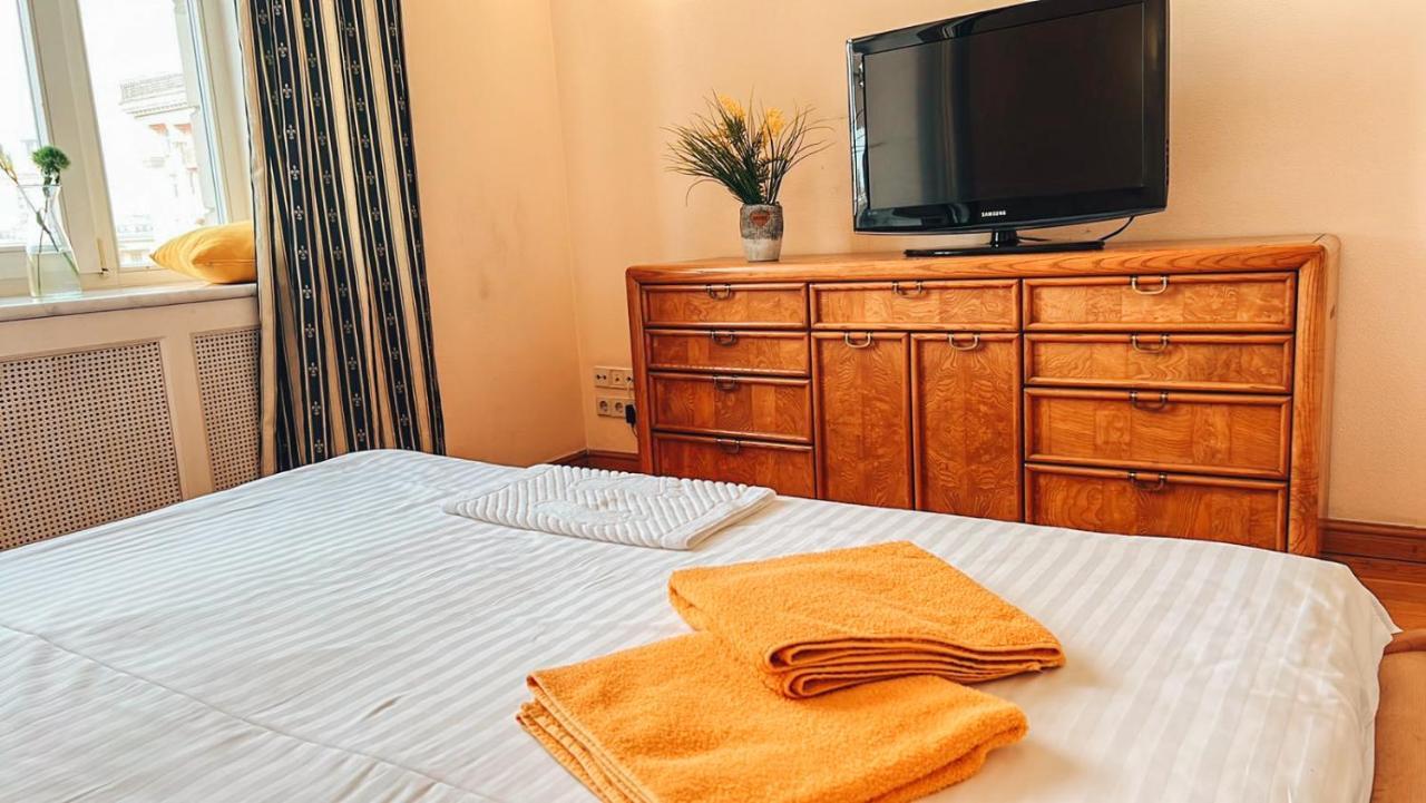 Apartments Rentals Ukraine On Kreshchatik Киев Экстерьер фото